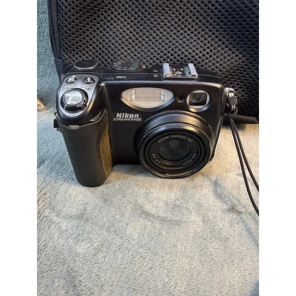 Nikon Coolpix 5400 Digital Camera Bundle Battery Charger SD Card Tripod Case